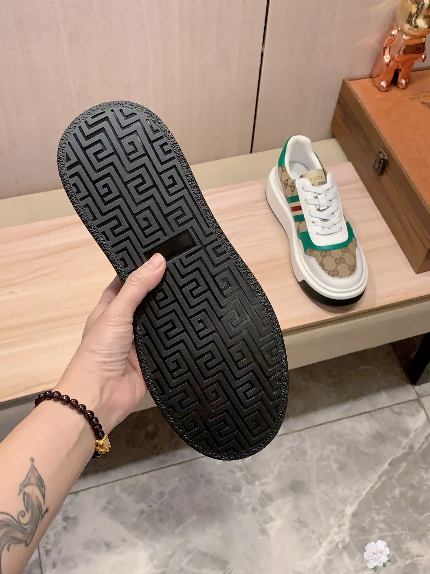Men's men's shoes💰460💰💰🎩🎩[Lightning][Lightning] "Gucci*" The latest • popular casual shoes, top brand [seduce] luxury ~ purchasing agency, top ~ quality. [Strong] The upper is made of imported breathable cowhide with material ➕ breathable sheepskin feet (•) and fine workmanship. The original stylish and stylish soft rubber wear-resistant and non-slip outsole is light and comfortable on the feet. The real thing looks better when photographed in person. 0127: code: 38-44, 3️⃣ colors selected